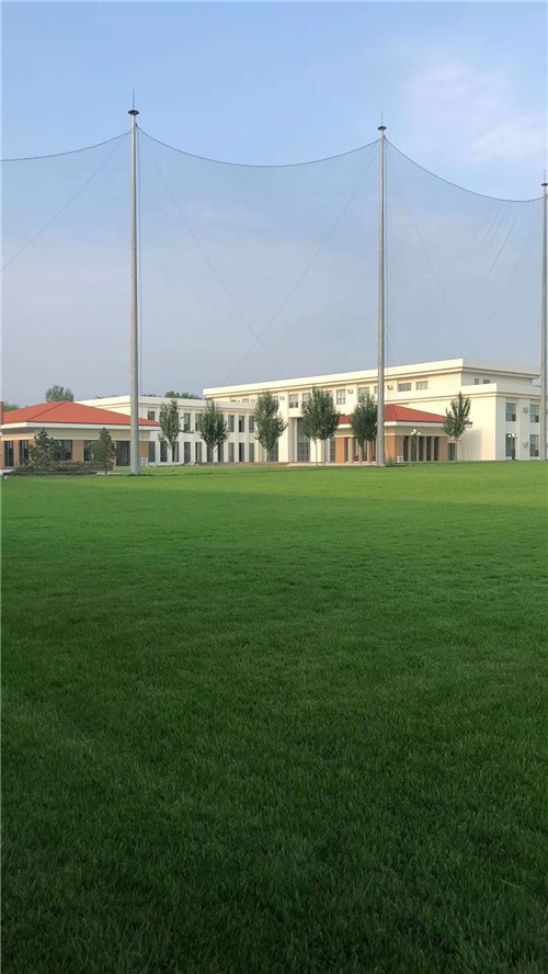 塑膠跑道案例城市學(xué)院高爾夫球場(chǎng)